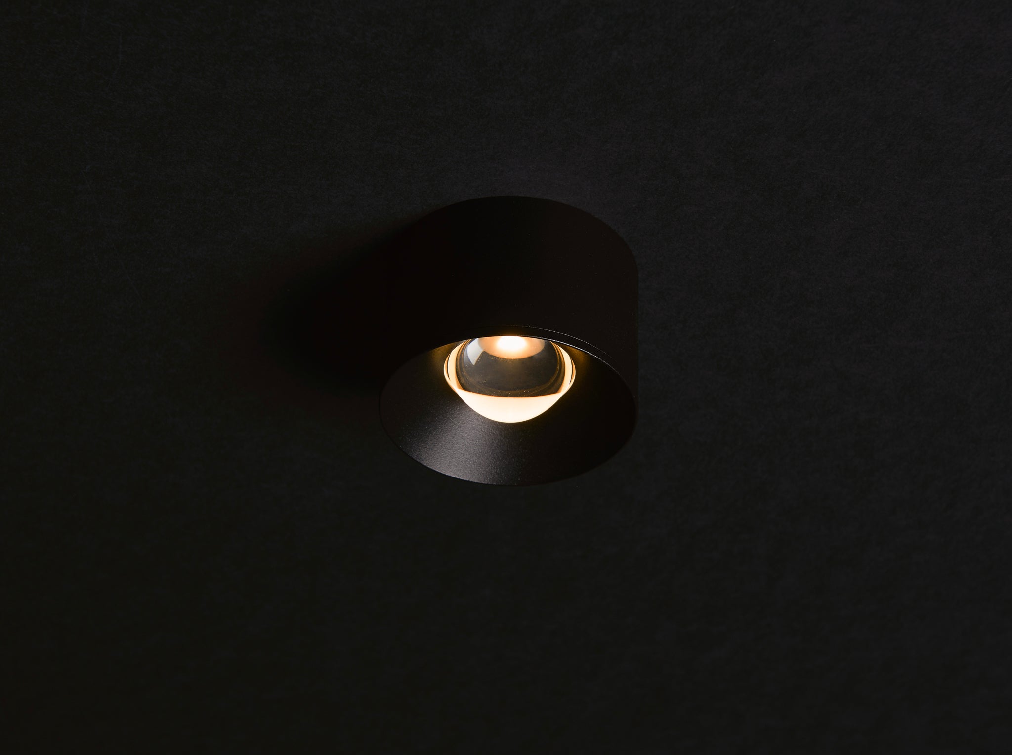 Deckenstrahler Puck von Arkos in Schwarz